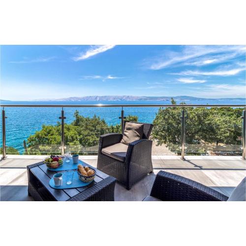2 Bedroom Beautiful Apartment In Povile