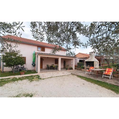 2 Bedroom Beautiful Apartment In Rovinj