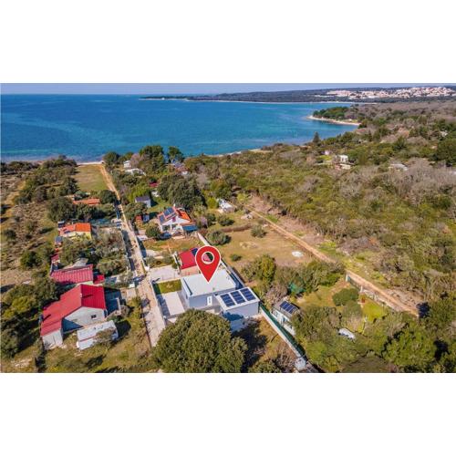 2 Bedroom Beautiful Home In Peroj