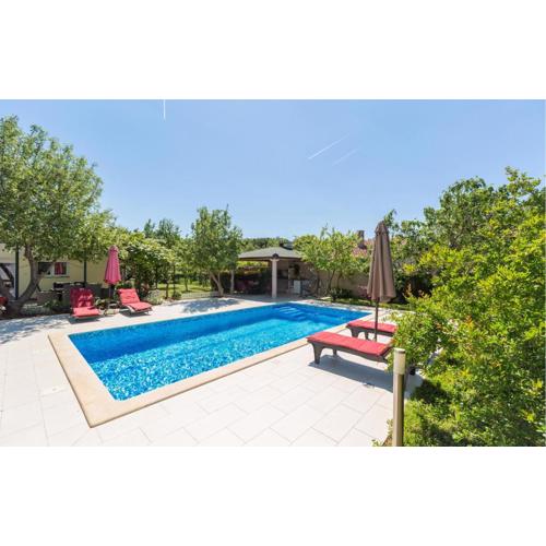 2 Bedroom Beautiful Home In Pula