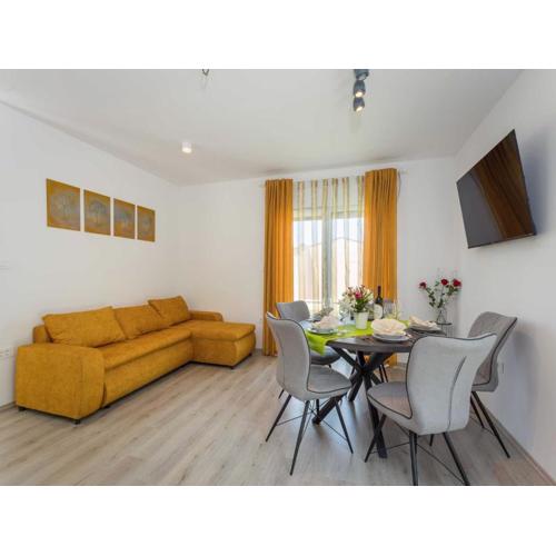 2 bedroom beautiful house in Peroj