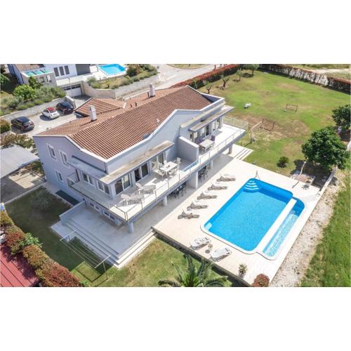 2 Bedroom Cozy Apartment In Banjole