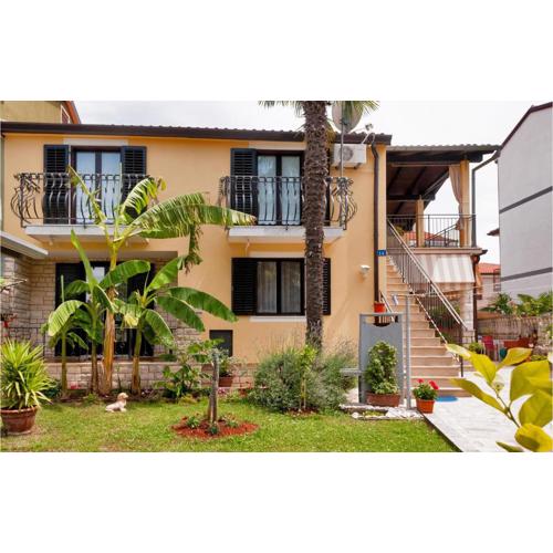 2 Bedroom Cozy Apartment In Umag