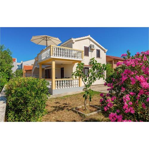 2 Bedroom Cozy Apartment In Vrsi