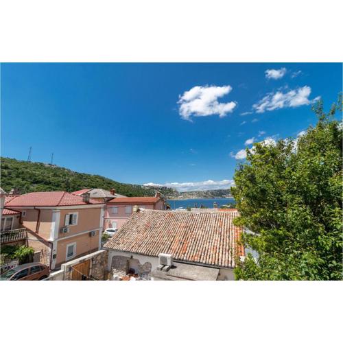 2 Bedroom Cozy Home In Bakarac