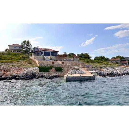 2 Bedroom Cozy Home In Tkon
