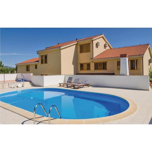 2 Bedroom Gorgeous Apartment In Orebic