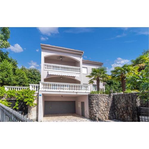 2 Bedroom Gorgeous Apartment In Pobri
