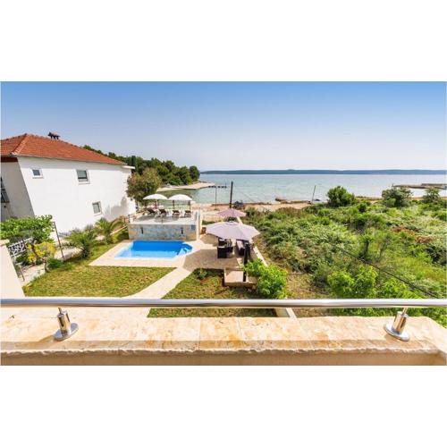 2 Bedroom Gorgeous Apartment In Zdrelac