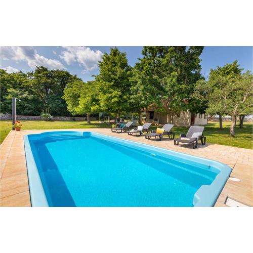 2 Bedroom Gorgeous Home In Svetvincenat