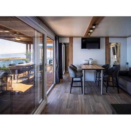 2 Bedroom holiday home with terrace