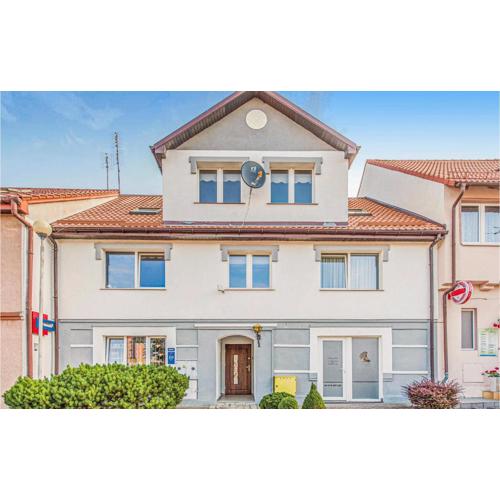 2 Bedroom Lovely Apartment In Darlowo