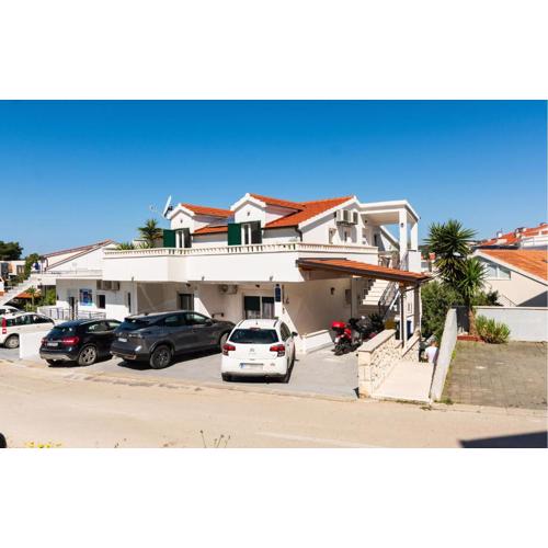 2 Bedroom Lovely Apartment In Hvar