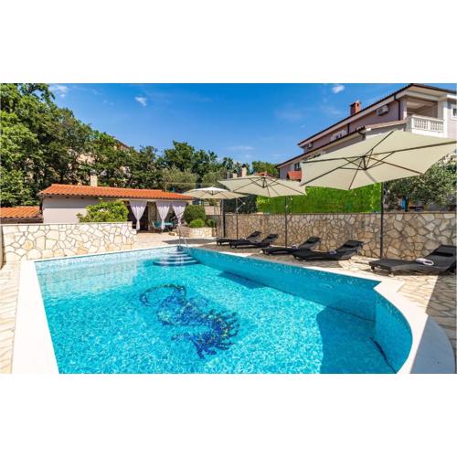 2 Bedroom Lovely Apartment In Jadranovo