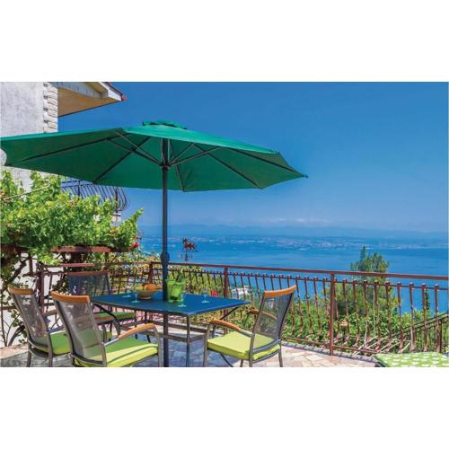 2 Bedroom Lovely Apartment In Lovran