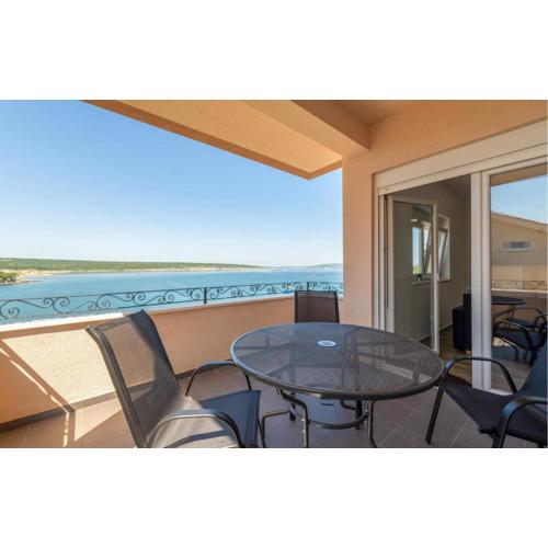 2 Bedroom Lovely Apartment In Obrovac