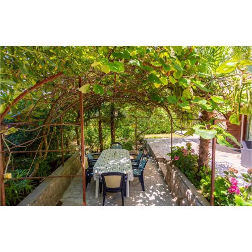 2 Bedroom Lovely Apartment In Omisalj