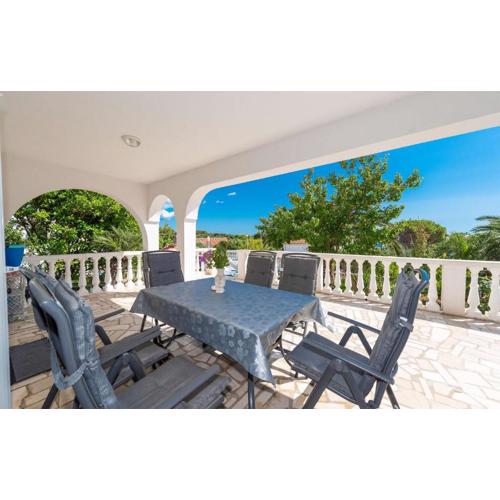 2 Bedroom Lovely Apartment In Potocnica