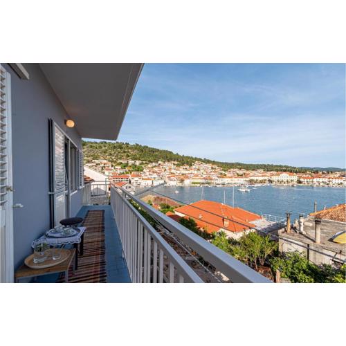 2 Bedroom Lovely Apartment In Vela Luka