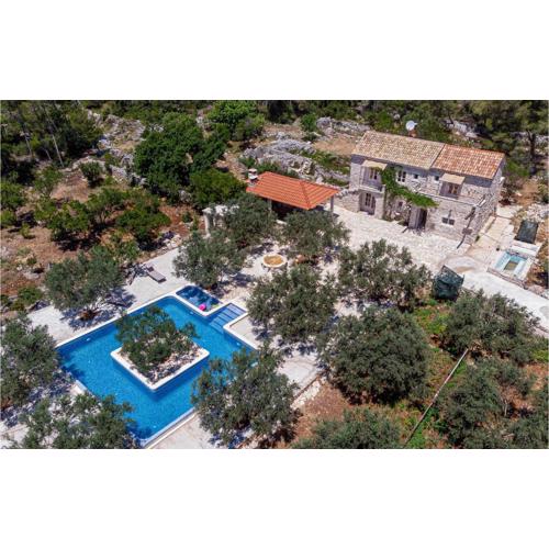2 Bedroom Lovely Home In Blato
