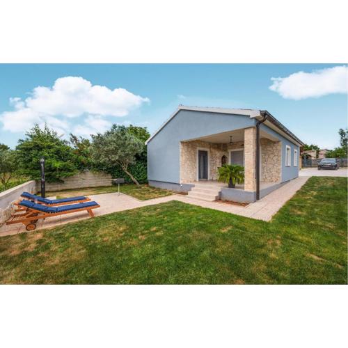 2 Bedroom Lovely Home In Fazana