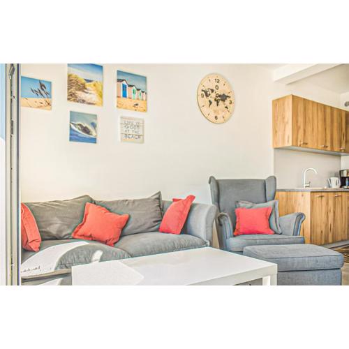 2 Bedroom Nice Home In Grzybowo