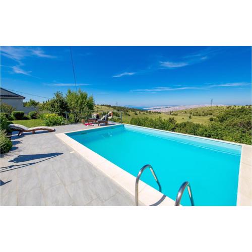 2 Bedroom Nice Home In Senj