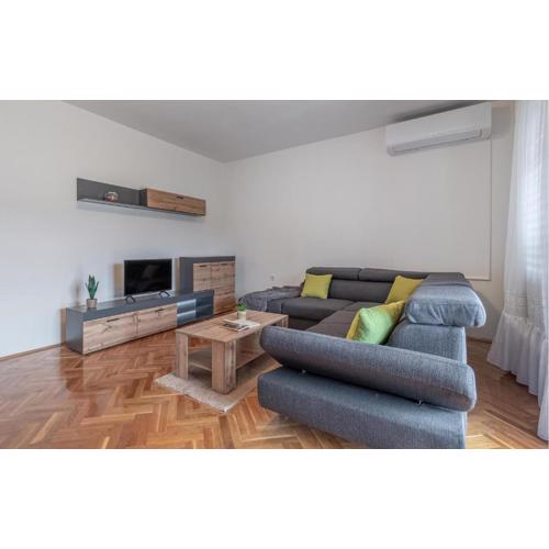 2 Bedroom Pet Friendly Home In Lazarici