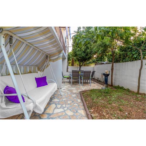 2 Bedroom Stunning Apartment In Selce
