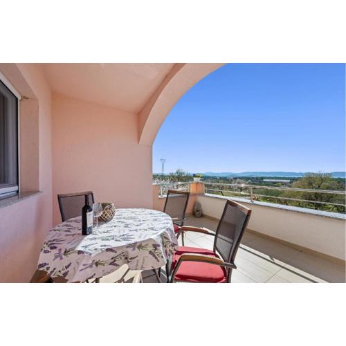 2 Bedroom Stunning Apartment In Skradin
