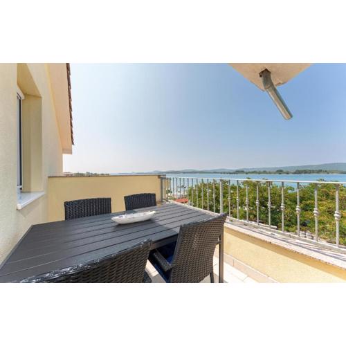 2 Bedroom Stunning Apartment In Turanj