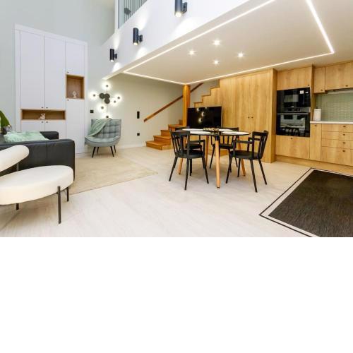2 BR w AC Extravagant Gallery Loft by NeWave Apartments