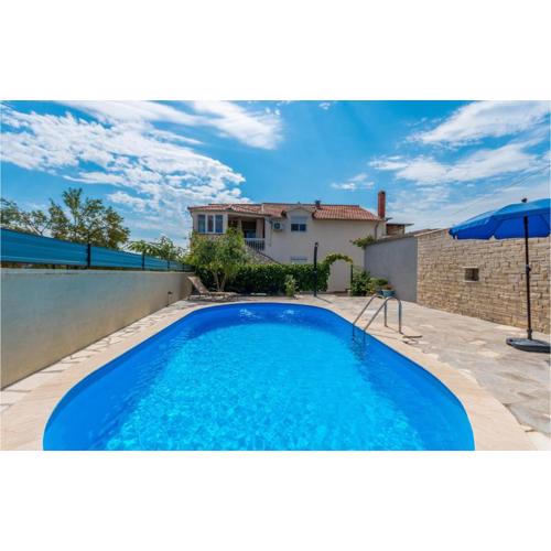 3 Bedroom Amazing Apartment In Banjevci