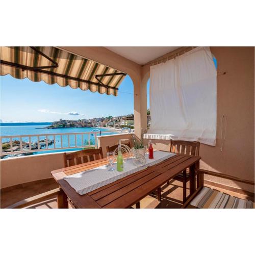 3 Bedroom Amazing Apartment In Igrane