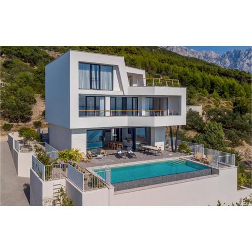 3 Bedroom Amazing Home In Brela