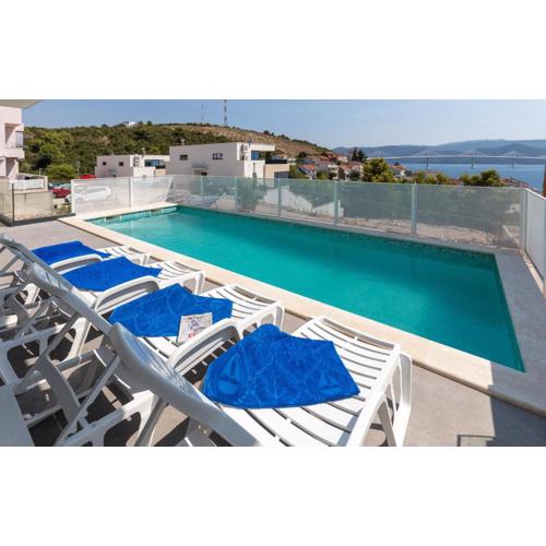 3 Bedroom Amazing Home In Komarna