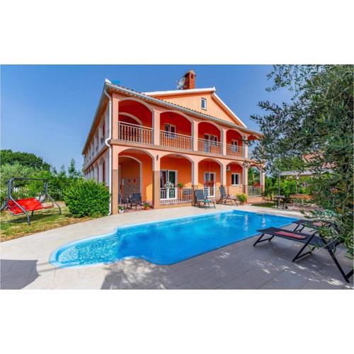 3 Bedroom Amazing Home In Liznjan