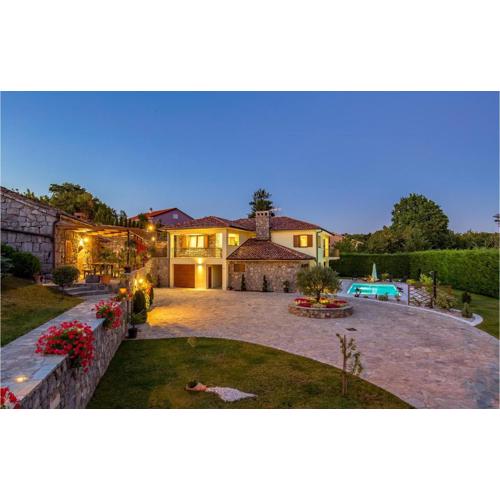 3 Bedroom Amazing Home In Mucici