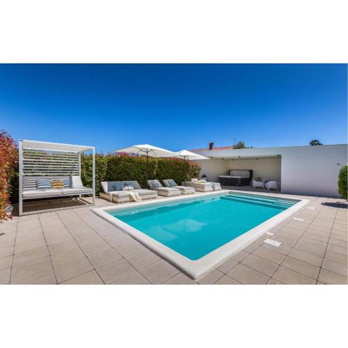 3 Bedroom Amazing Home In Pula