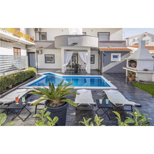 3 Bedroom Amazing Home In Vodice