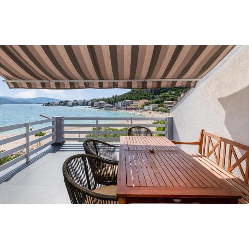 3 Bedroom Awesome Apartment In Klek