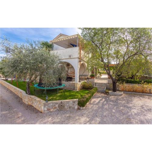 3 Bedroom Awesome Apartment In Malinska