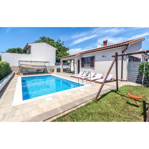 3 Bedroom Awesome Home In Marcana