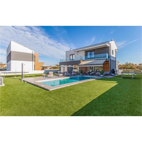 3 Bedroom Awesome Home In Orbanici