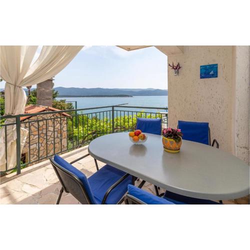 3 Bedroom Beautiful Apartment In Klek