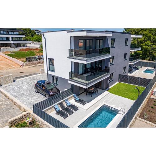 3 Bedroom Beautiful Apartment In Krk