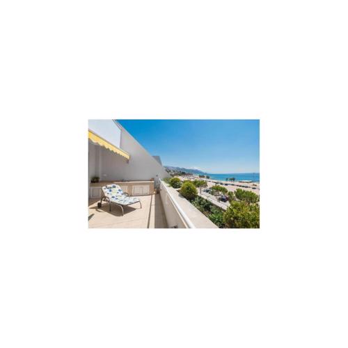 3 Bedroom Beautiful Apartment In Split