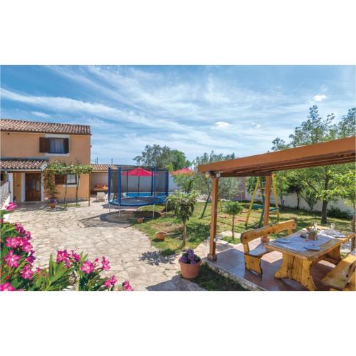3 Bedroom Beautiful Home In Gajana