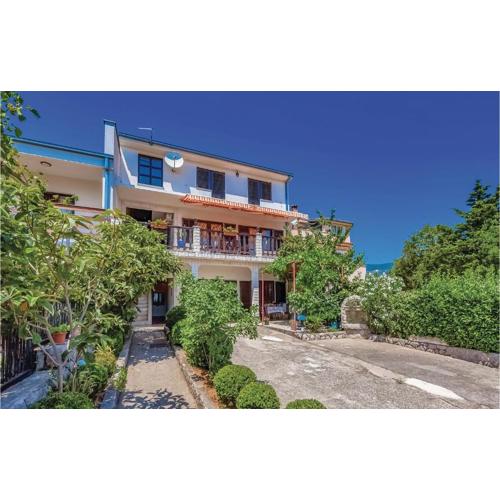 3 Bedroom Cozy Apartment In Crikvenica