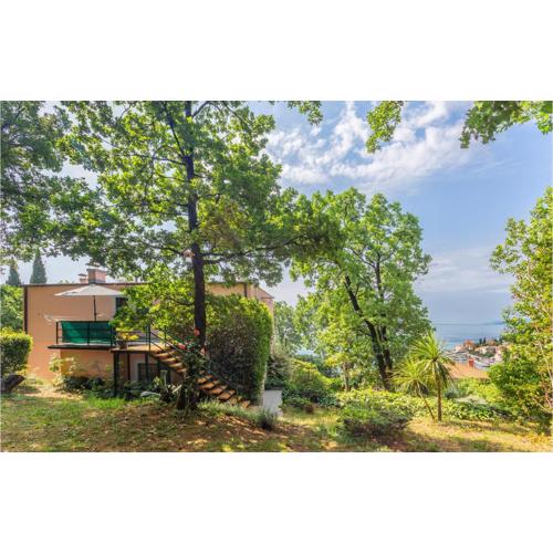 3 Bedroom Cozy Apartment In Opatija
